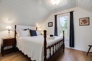 2 habitaciones, tabla de planchar con plancha y cuna de viaje