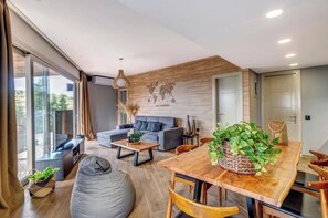 Villa, 2 Schlafzimmer, Raucher, eigener Pool | Wohnbereich