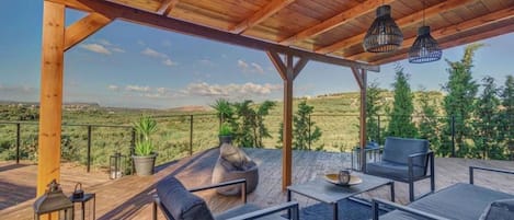 Villa, 2 habitaciones, para fumadores, alberca privada | Balcón