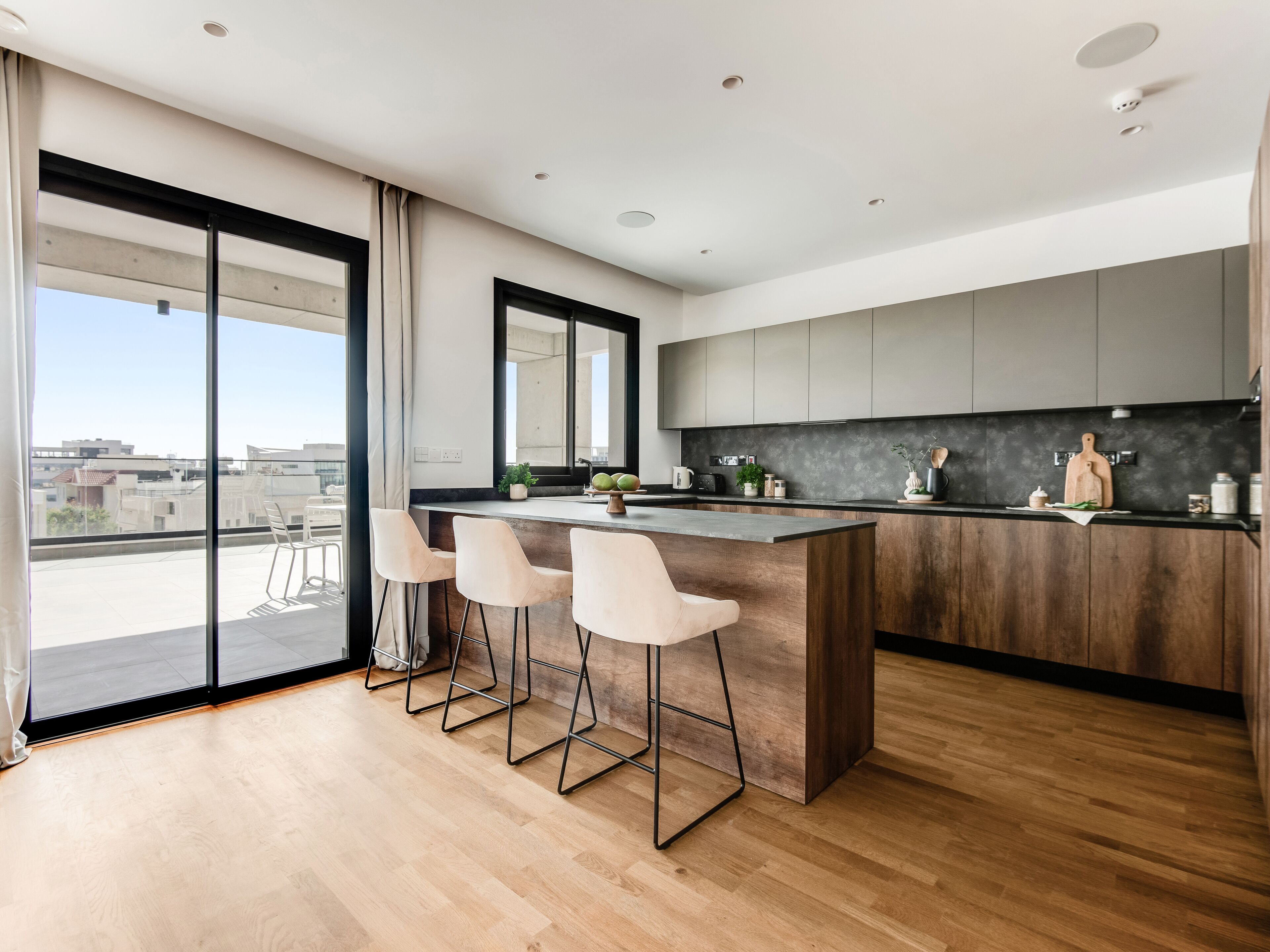 المنشأة من الداخل