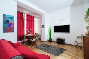 Apartment, 2 Bedrooms, Accessible, Balcony | Living area