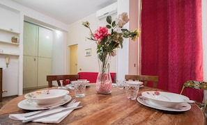 Apartment, 2 Bedrooms, Accessible, Balcony | Dining