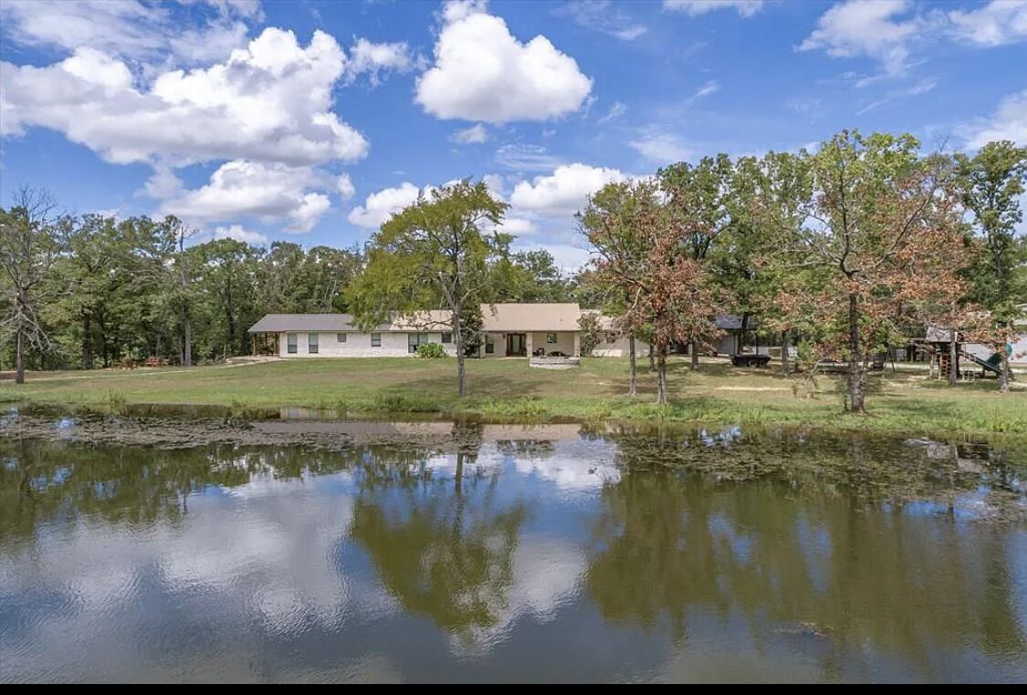 Home away from Home! Ranch house with full gym