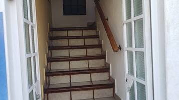 Apartment, 2 Bedrooms, Balcony, City View | Property entrance