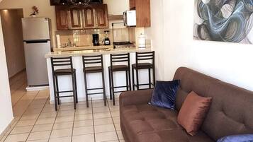 Departamento, 2 habitaciones, balcón, vista a la ciudad | Interior