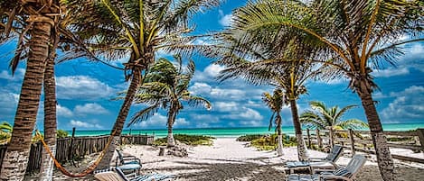 Appartement, 2 chambres, fumeur, patio | Plage