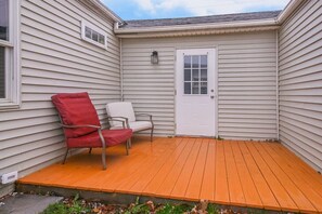 Terrace/patio - Bright & Cozy CLE Spot  Near Stadiums & Downtown (Cleveland)