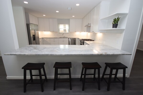 Fridge, microwave, oven, stovetop - Spacious home with private pool-minutes from The Woodlands TX (Spring)