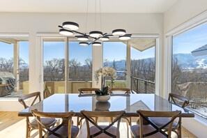 Dining - Luxury Mountain House - Perfect for Winter and Summer Family Vacations (Eden)