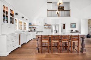 Fridge, microwave, oven, stovetop - Cliffside Cottage, Private Pond, 50 acres w/ Breathtaking views near Galena, IL (Elizabeth)