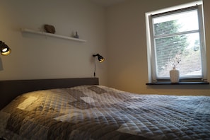 2 Schlafzimmer, Reisekinderbett, WLAN, Bettwäsche
