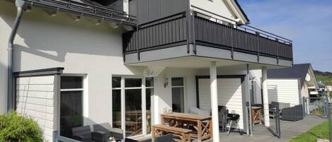 屋外ダイニングエリア
