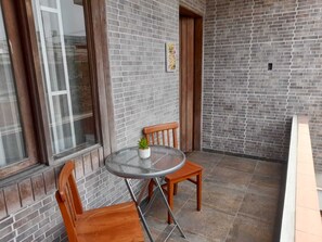Outdoor dining - Navarre House (Santiago de Surco)