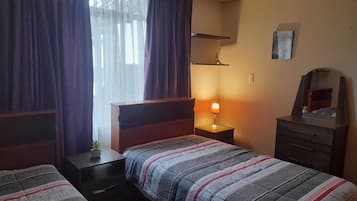 9 bedrooms, desk, iron/ironing board, WiFi