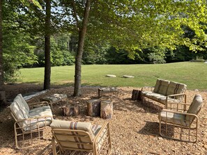 Property grounds - Private Modern Farmhouse on 12 acres, pet-friendly (Rixeyville)