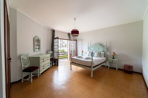 4 chambres, fer et planche à repasser, Wi-Fi gratuit, draps fournis