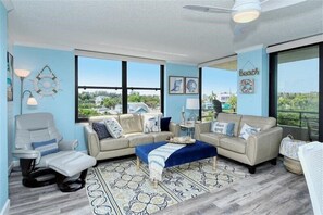 Unclassified image, 3 of 39, button