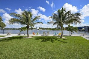 Property grounds - Anchorage 404 (Siesta Key)