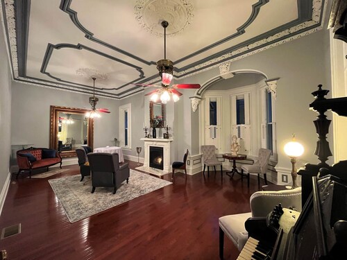 "The Big Brickhouse" - Entire House Rental