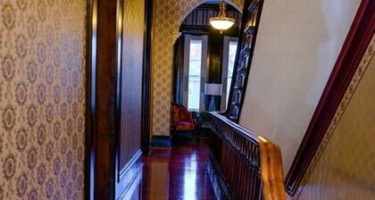 "The Big Brickhouse" - Entire House Rental