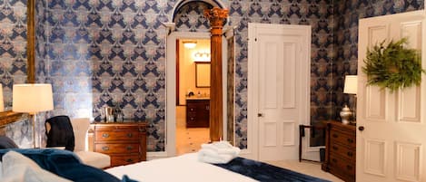 1 habitación, tabla de planchar con plancha, wifi y ropa de cama