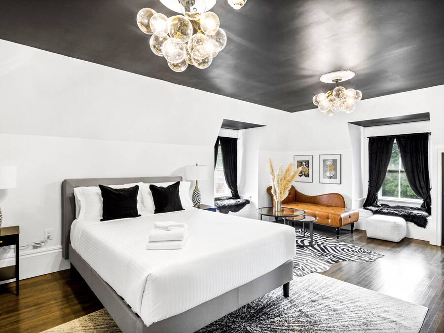 Ropa de cama de alta calidad, cubrecamas, wifi gratis y ropa de cama