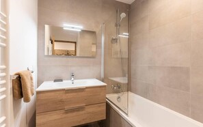 Bathtub