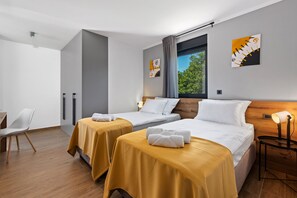 4 bedrooms, iron/ironing board, free WiFi, bed sheets