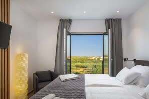 5 Schlafzimmer, Bügeleisen/Bügelbrett, kostenloses WLAN