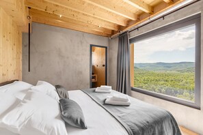 4 bedrooms, iron/ironing board, free WiFi, bed sheets - Villa Paradise Found with Pool (Golubići)