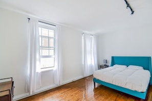 2 bedrooms, desk, iron/ironing board, travel crib