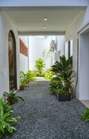 Θέα στην αυλή