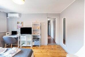 1 bedroom, iron/ironing board, free WiFi