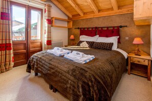 2 bedrooms, iron/ironing board, free WiFi