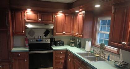 Gettysburg Family Retreat - 4 BR Pet Friendly!