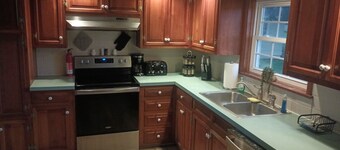 Gettysburg Family Retreat - 4 BR Pet Friendly!