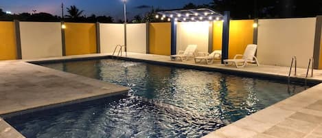 2 piscines extérieures