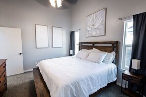 3 bedrooms, desk, iron/ironing board, WiFi
