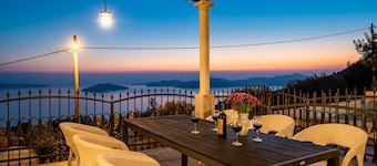 Villa Antea Brsecine - Five Bedroom Villa with Swimming Pool