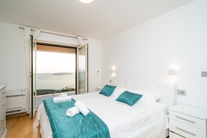 5 slaapkamers, een strijkplank/strijkijzer, wifi, beddengoed