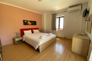 2 bedrooms, free WiFi, bed sheets, wheelchair access