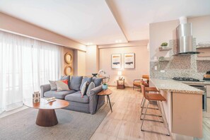 TV, offices - Loft in Piantini with parking and gym (Santo Domingo de Guzmán)
