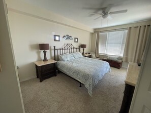 2 bedrooms, iron/ironing board, WiFi, bed sheets - Wanderers Point - On the Water (Gulf Shores)