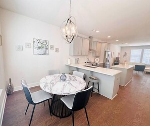 Dining - Modern LoSo Retreat|Walk to Breweries & Light Rail (Charlotte)