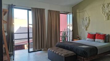 Coozy xochimilco balcony pedestrian r6 | Individuell dekoriert, Schreibtisch, laptopgeeigneter Arbeitsplatz