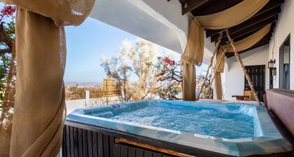 5 Acre Elegant Villa, POOL, Ebikes, Game Room, and Walk to JT National Park