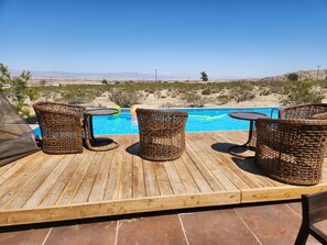 Alberca al aire libre y alberca climatizada