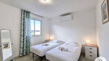 1 bedroom, iron/ironing board, free WiFi, bed sheets