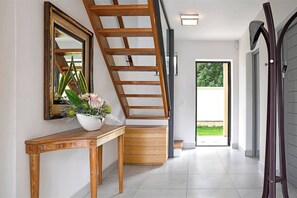 Villa, 2 Bedrooms, Private Pool, Garden View | Koridor