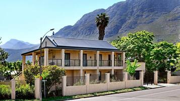 Villa, 2 Bedrooms, Private Pool, Garden View | Front of property